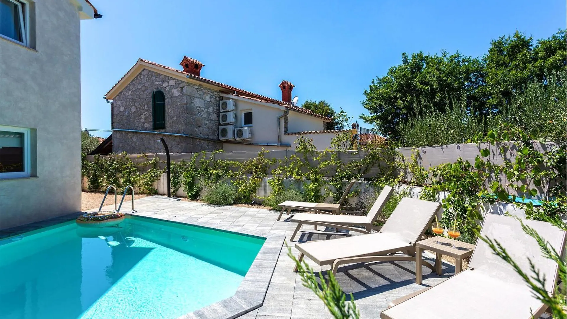 Amazing Home In Sveti Ivan Dobrinjski With Sauna Feriehus
